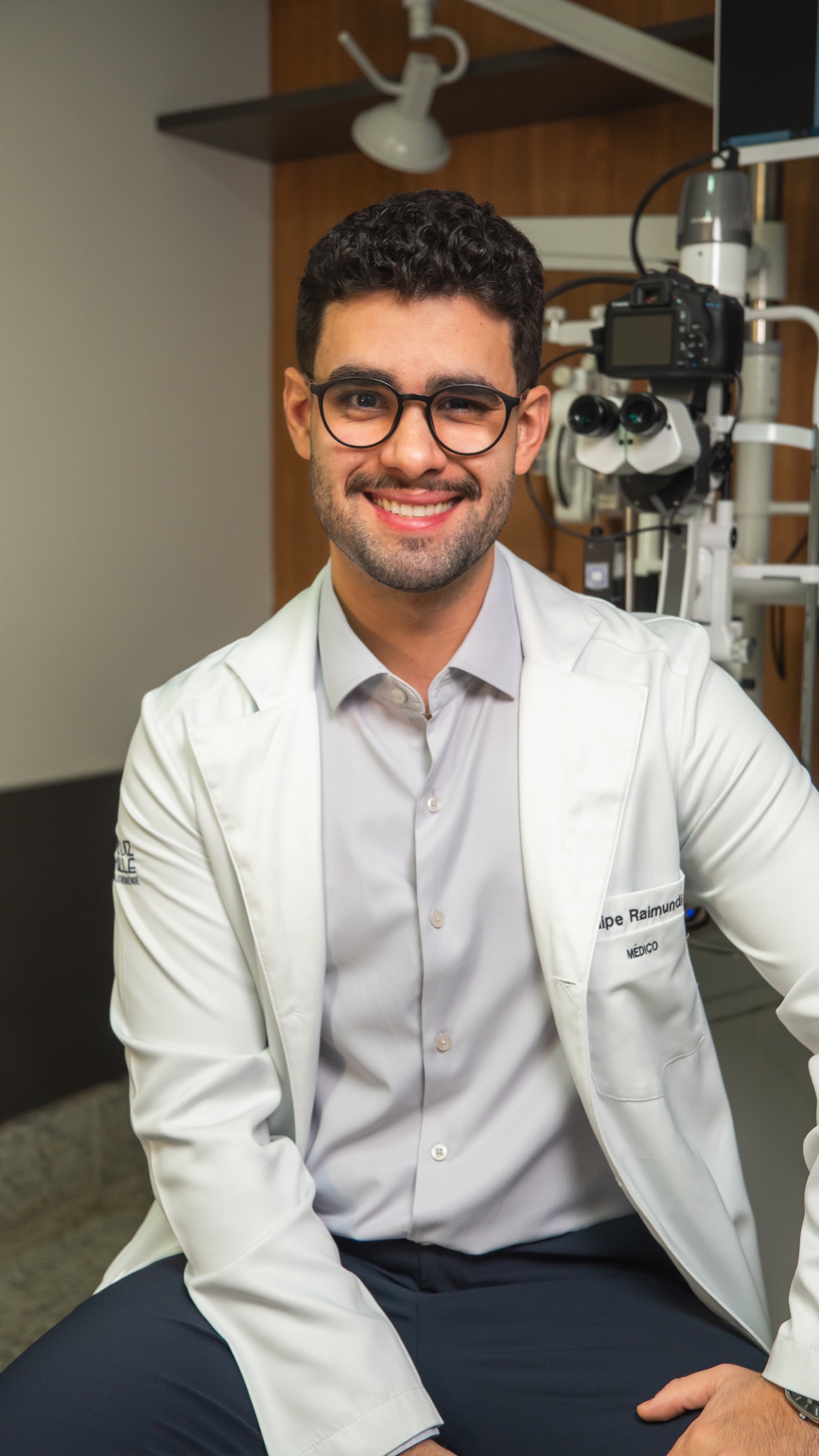 Dr. Filipe Raimundi, médico oftalmologista